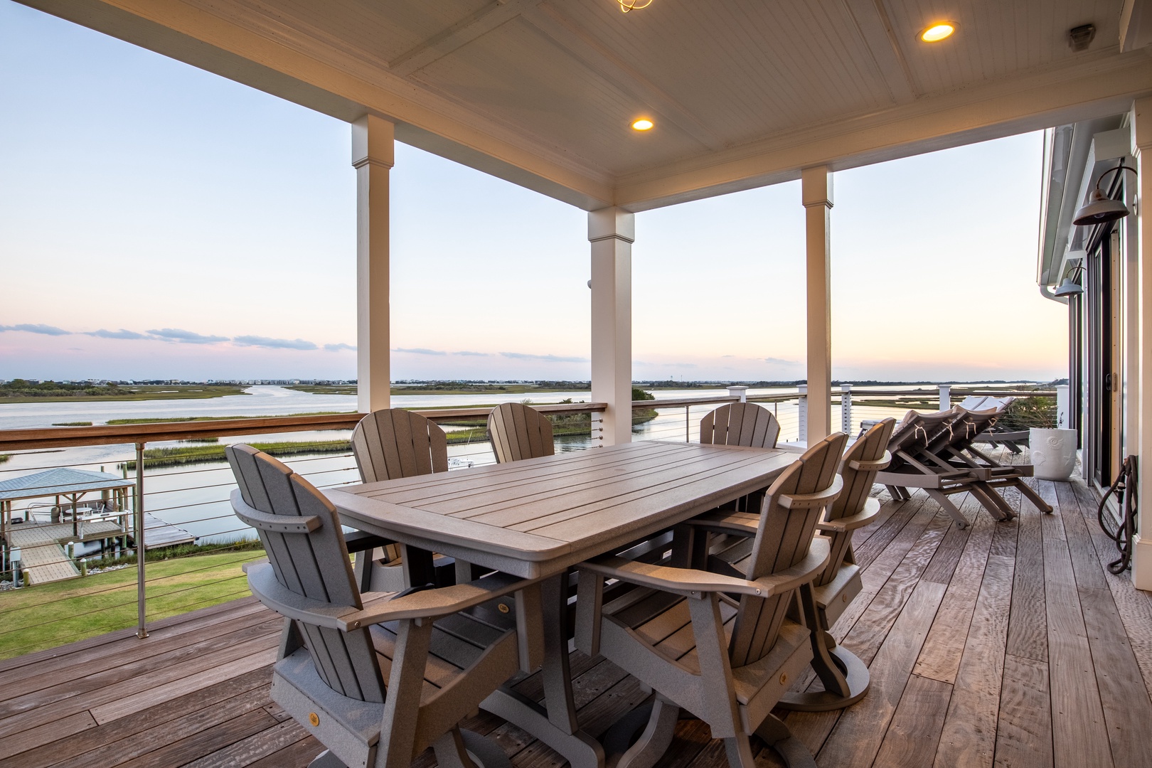 Outdoor Dining with Seating for Six