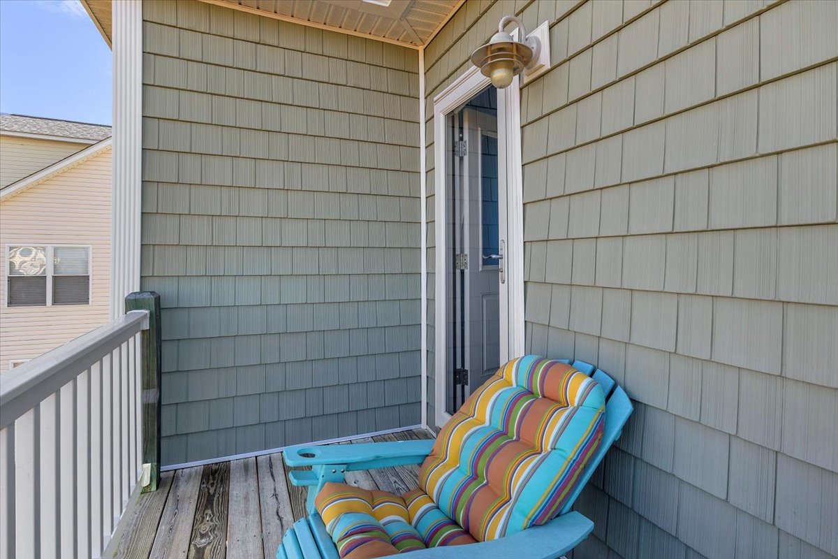 Soundside Balcony - 2nd Floor