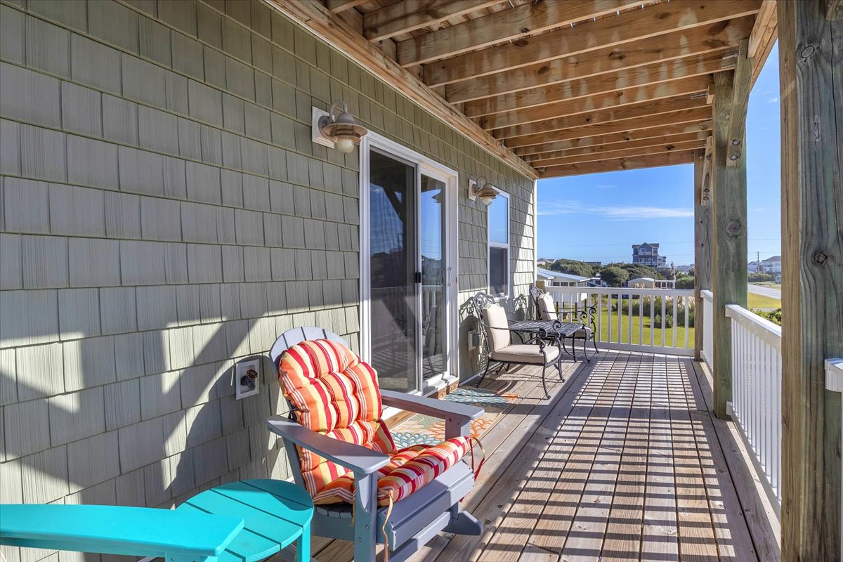 Bedroom Beachside Balcony - 1st Floor