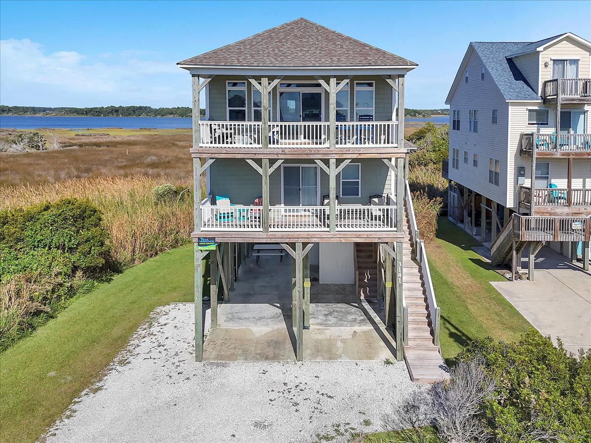 Welcome to Sunsets and the Sea