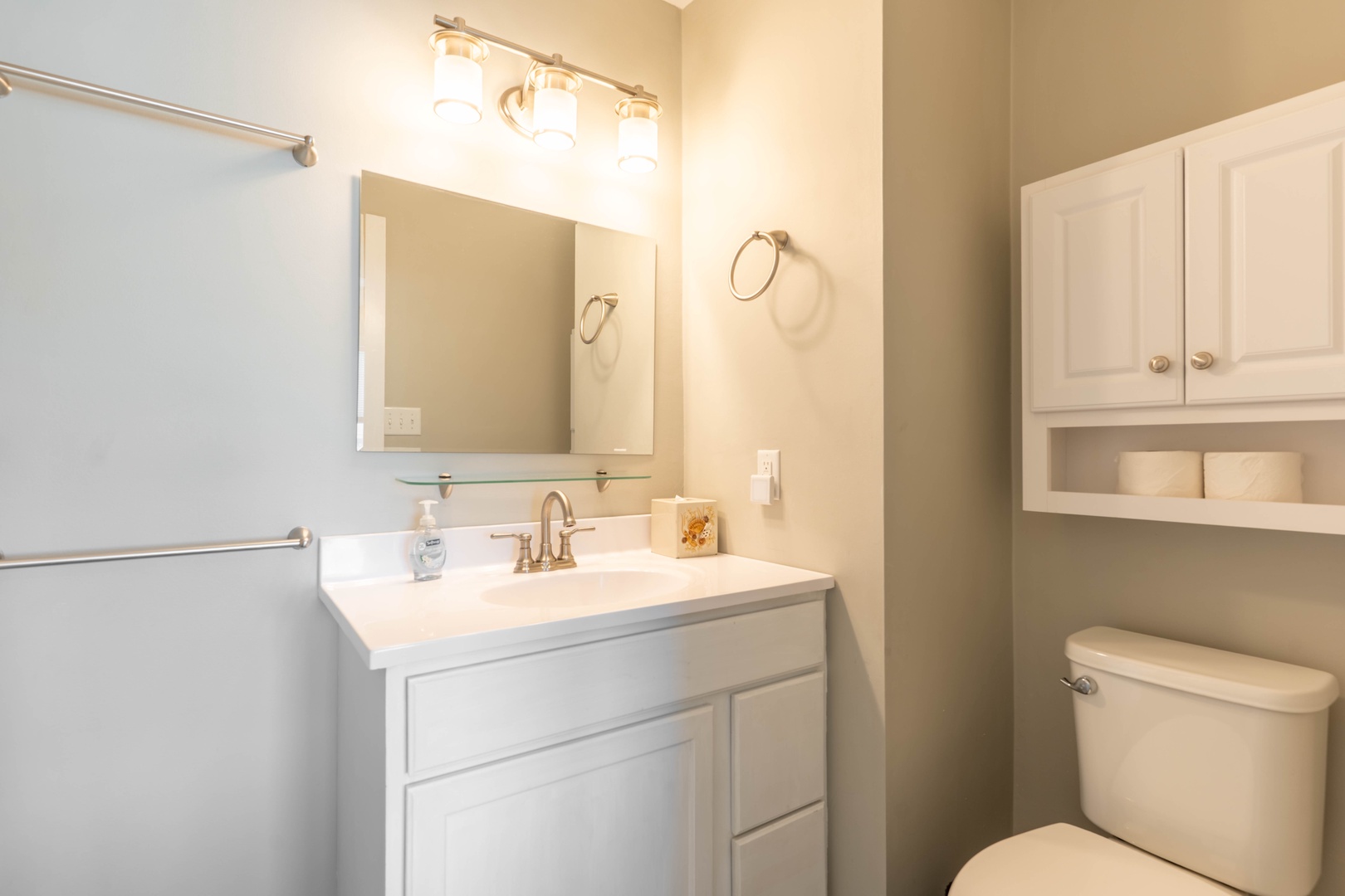 Bathroom1: Ensuite Bathroom with Tiled Shower - 1st Level