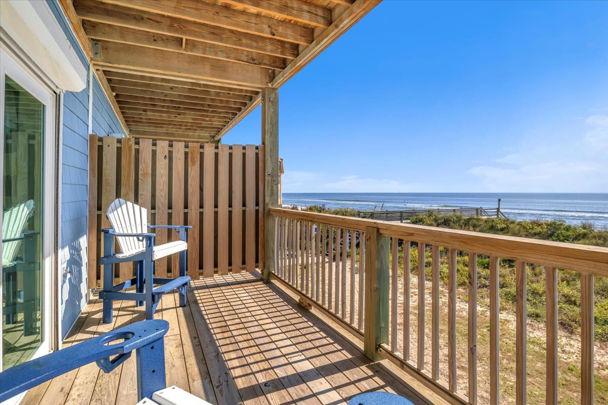 Beachfront Balcony First Floor with Seating for Two