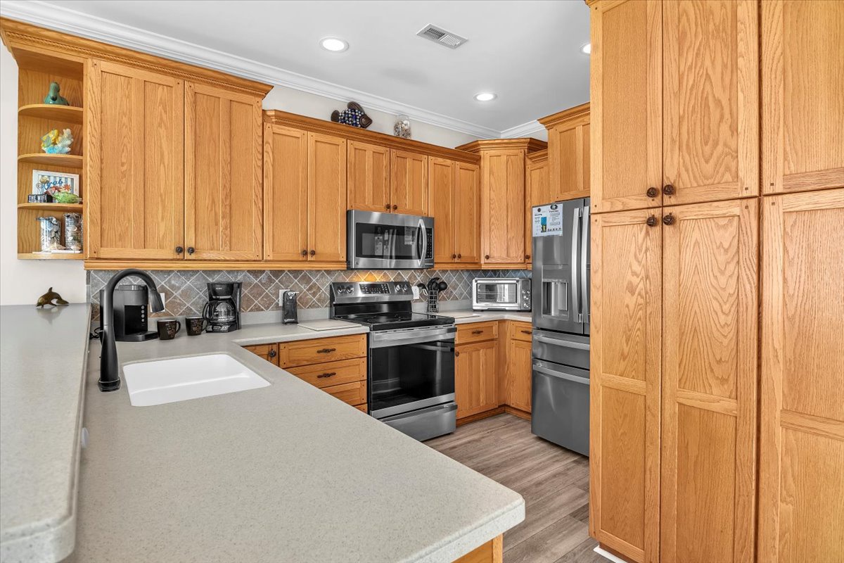 Well Equipped Kitchen for Family Meals - 2nd Level