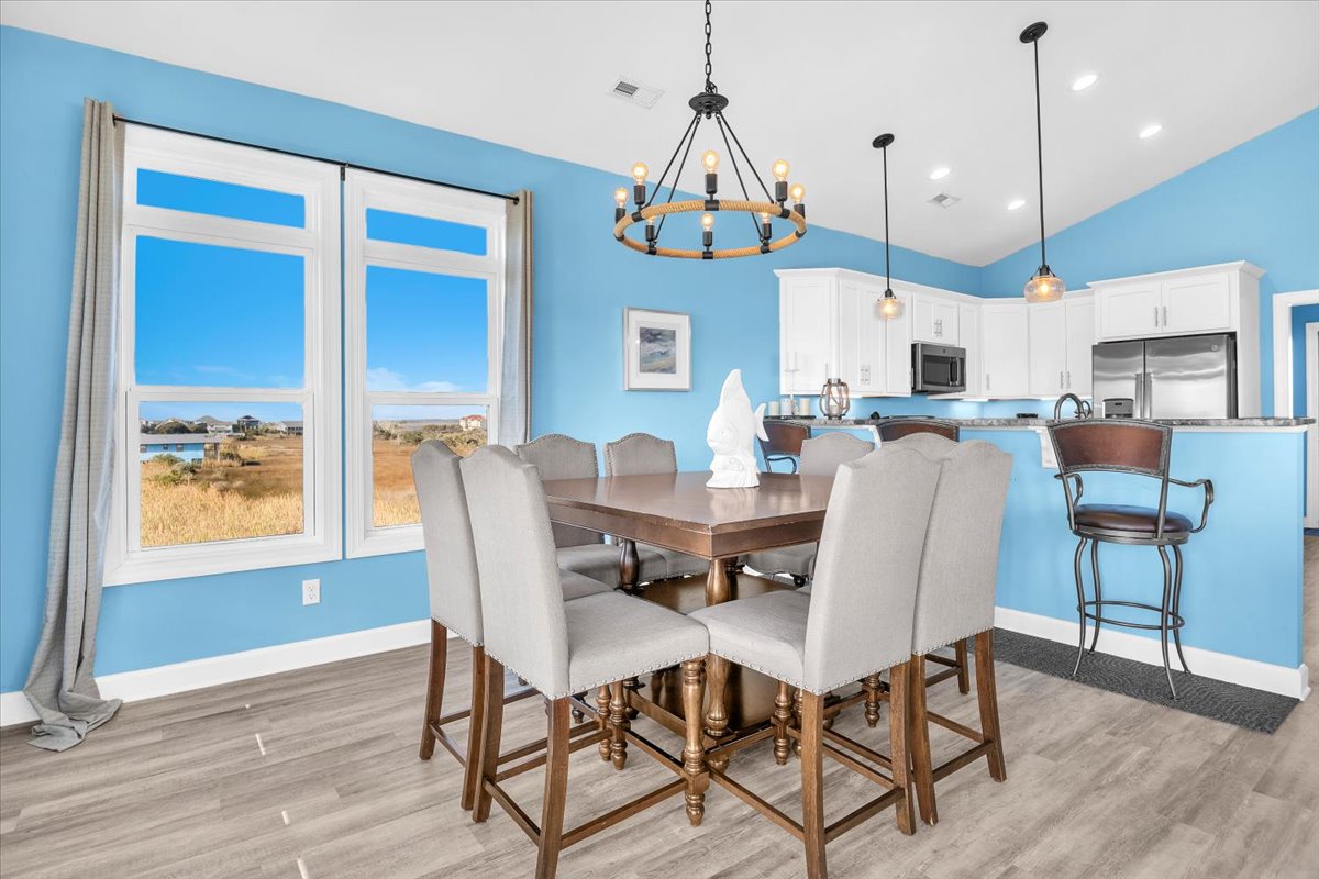 Dining Seating for 8 - 2nd Floor