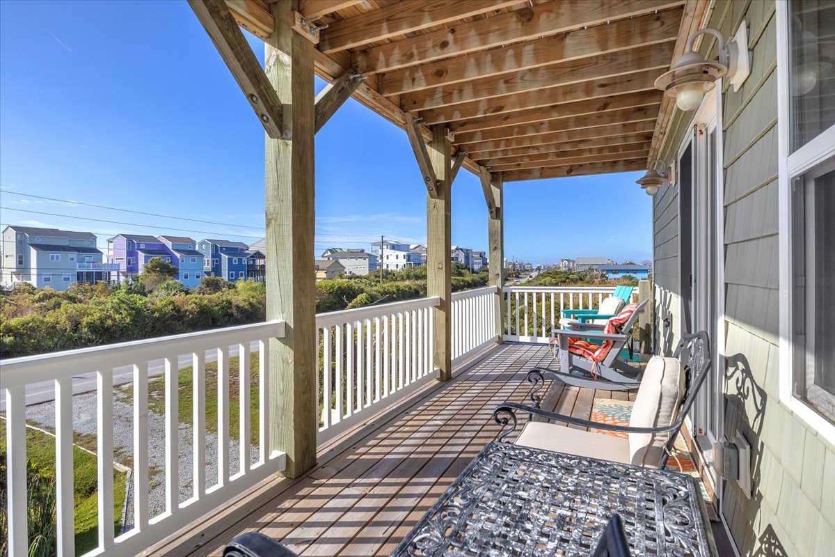 Bedroom Beachside Balcony - 1st Floor
