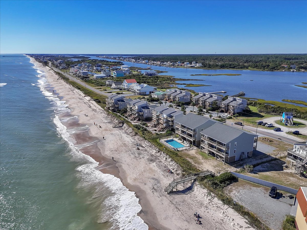 Beachfront with Pool
