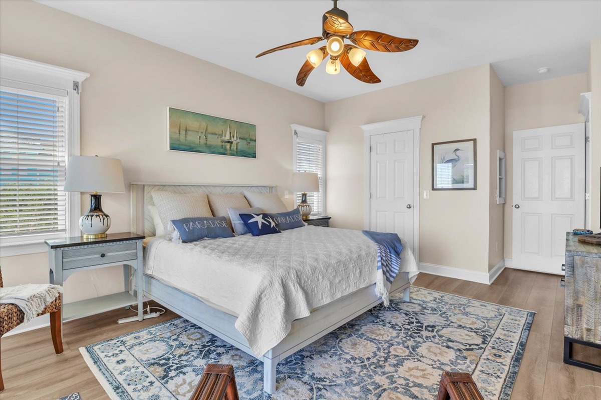 Bedroom 1: King with Ensuite - 1st Level