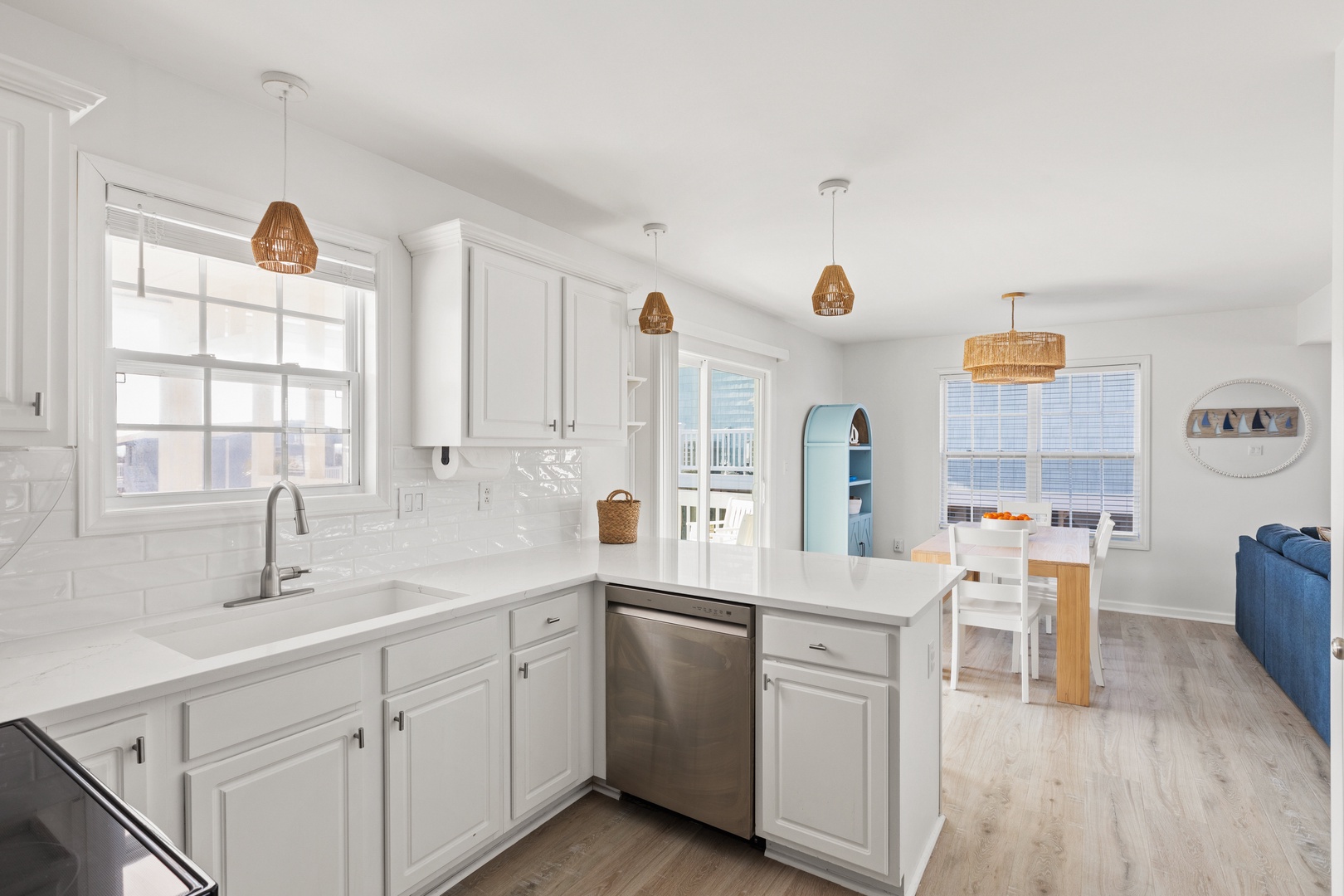 10 - Fully Stocked Kitchen with New LG Appliances