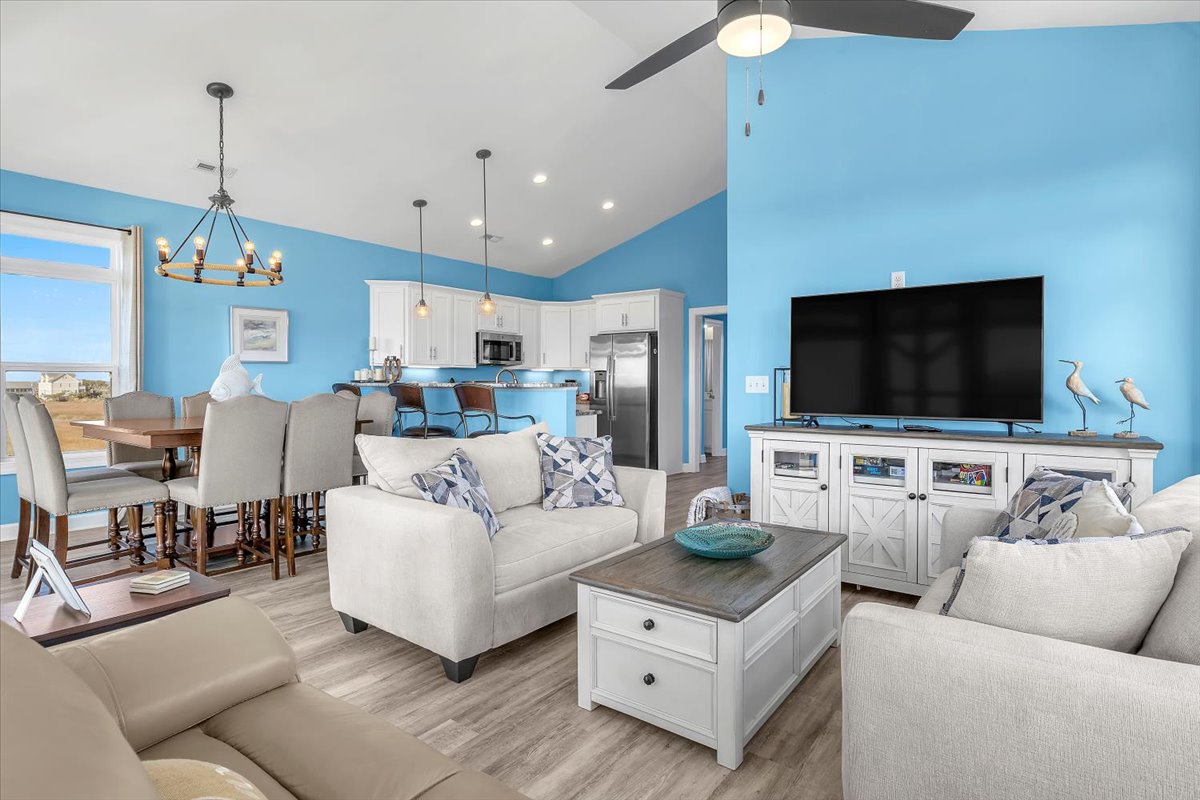 Open Living Area - 2nd Floor