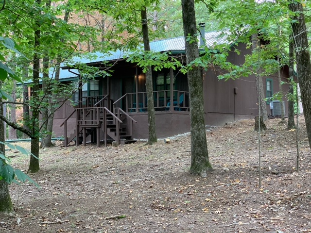 Sweet Gum Lodge #10 on stocked fishing ponds w volleyball and playground