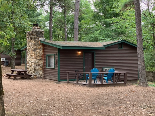 #4 Dogwood Den - on stocked fishing ponds w volleyball and playground
