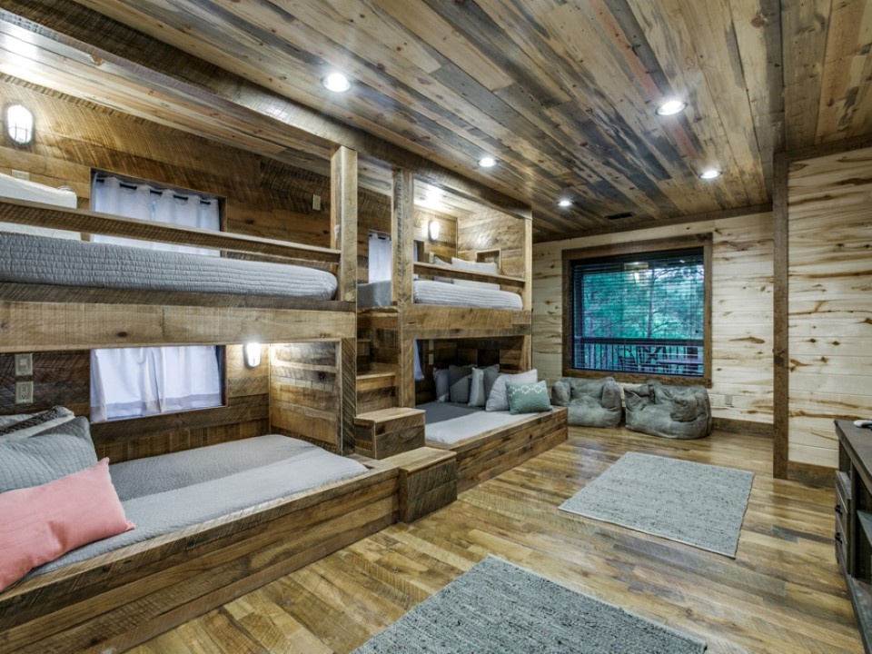 Cabin bunk deals room