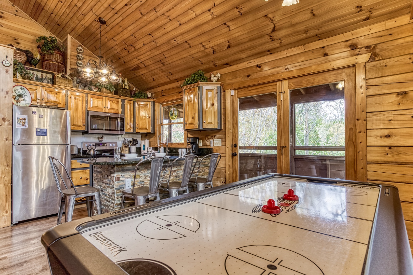 Air hockey / Kitchen