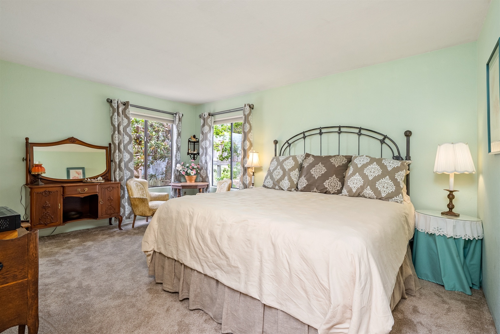 King sized bed for the master bathroom features plenty of closet space.