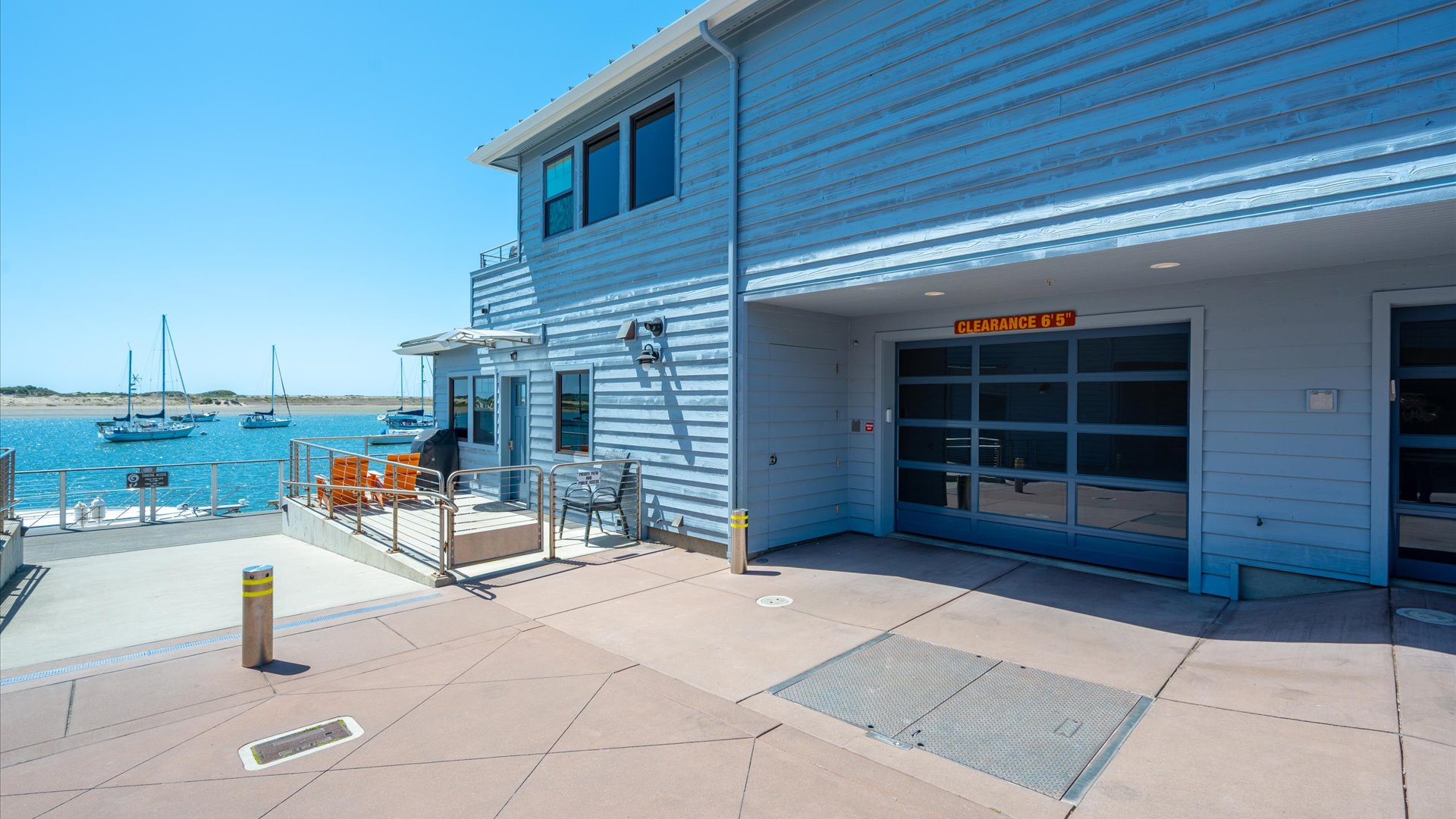 Parking for 1 vehicle in garage. Note 6`5 clearance