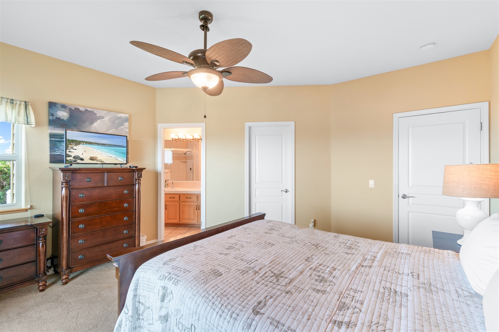 Spacious second master bedroom downstairs