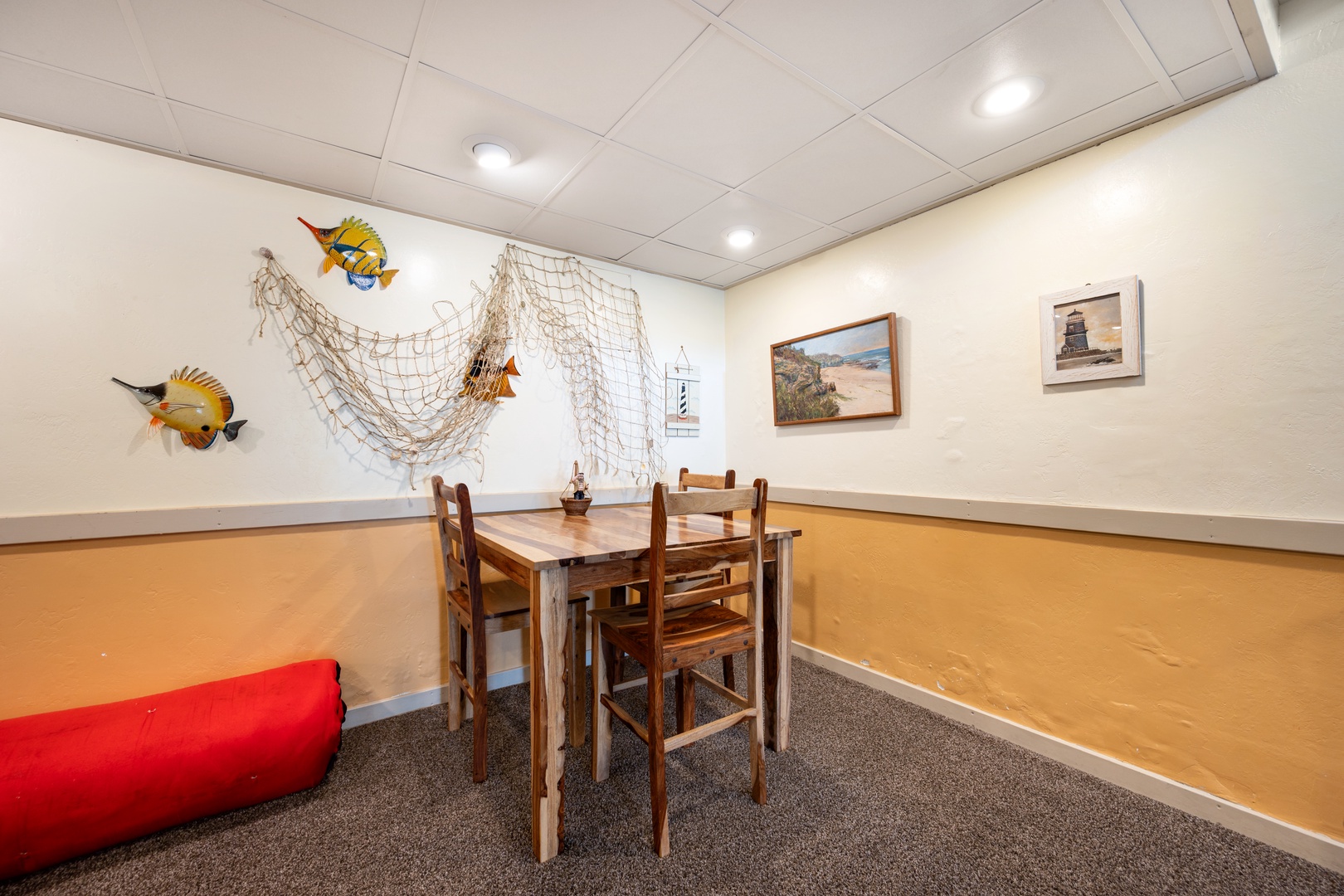 High top table with seating for 4 in the bonus room, great for card games or some wine tasting