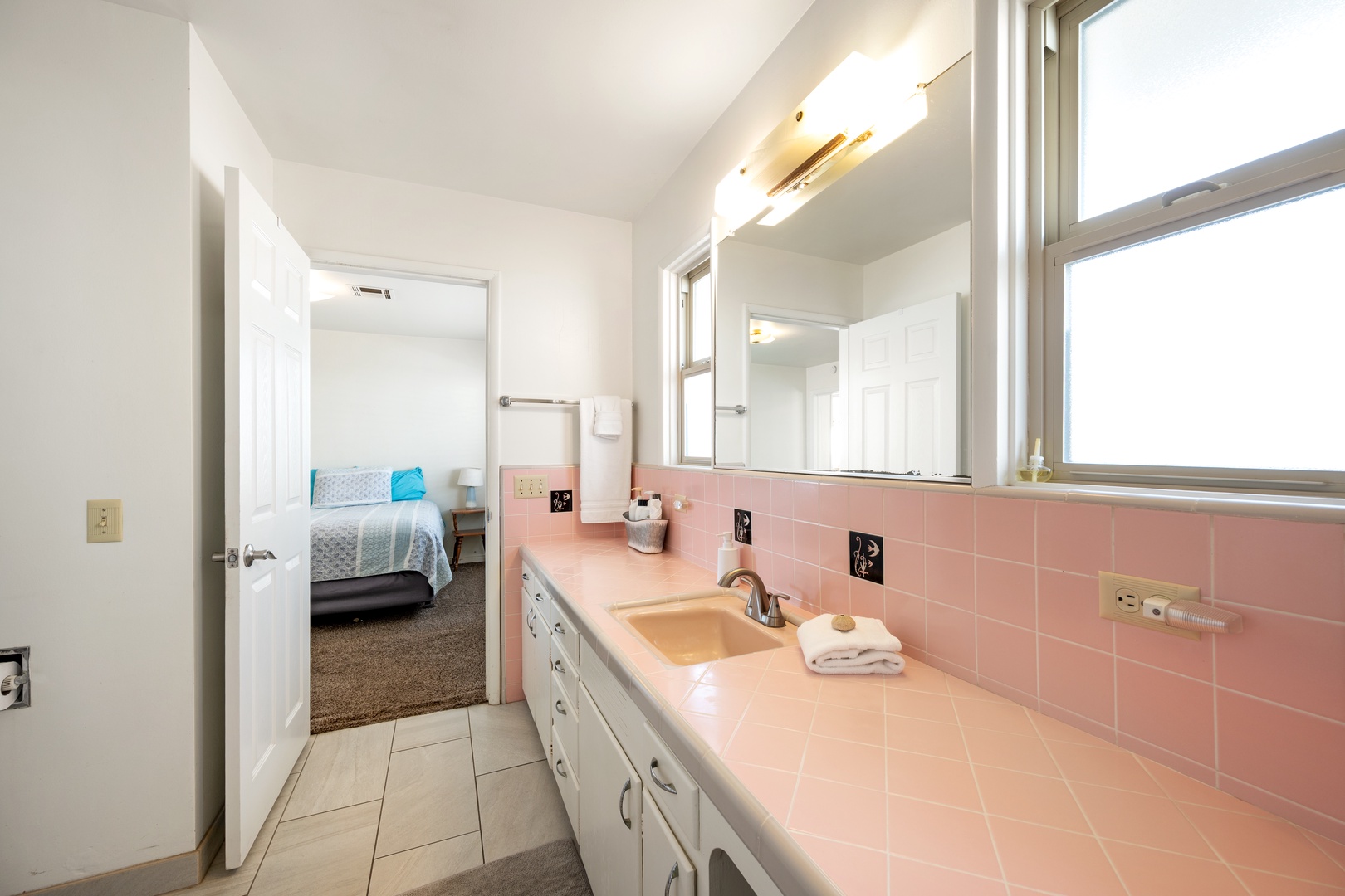 Jack N Jill bathroom shared between 1st and 2nd bedrooms upstairs