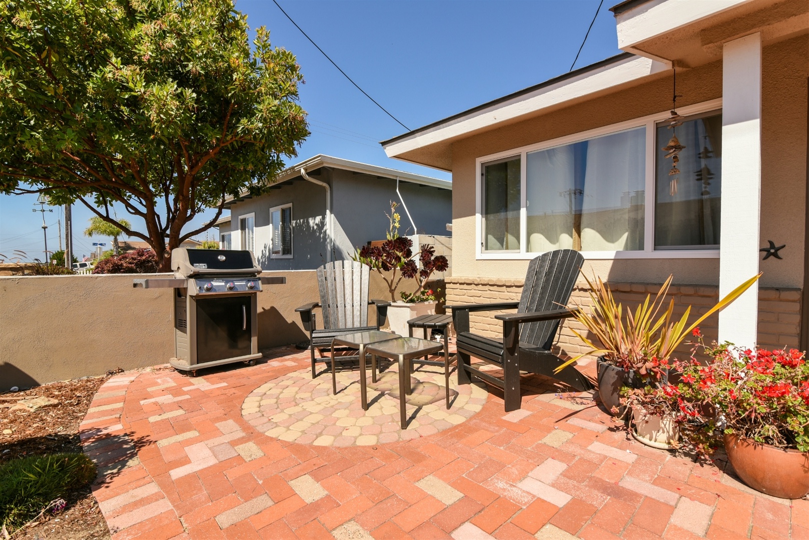 Enjoy the high-end natural gas barbeque grill when it is time to wind down at the end of the day.