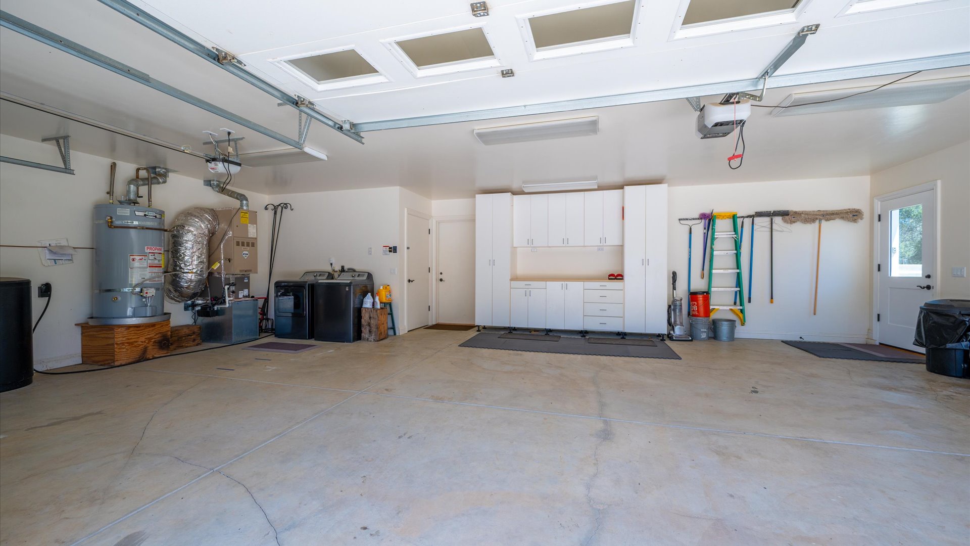 3 car garage for guest use