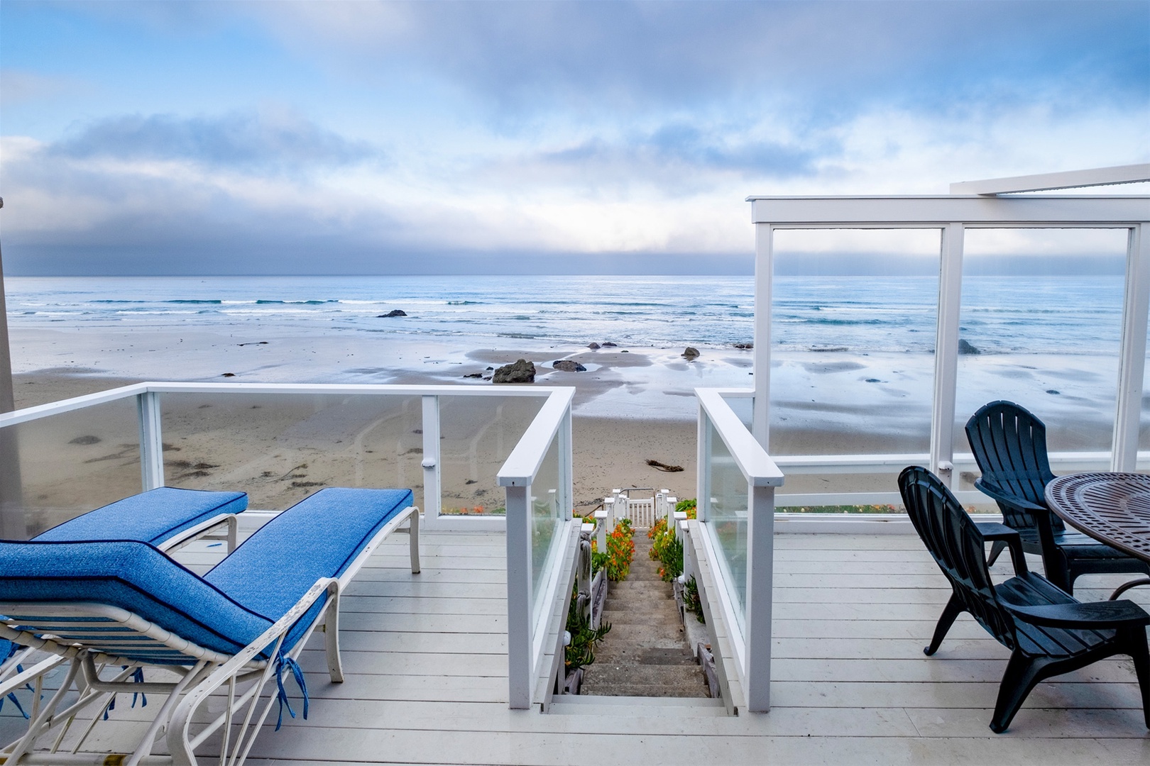 watch as the tide rolls in