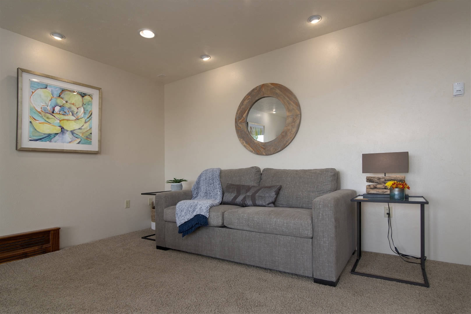 Queen-size fold out sofa bed in the Bonus room