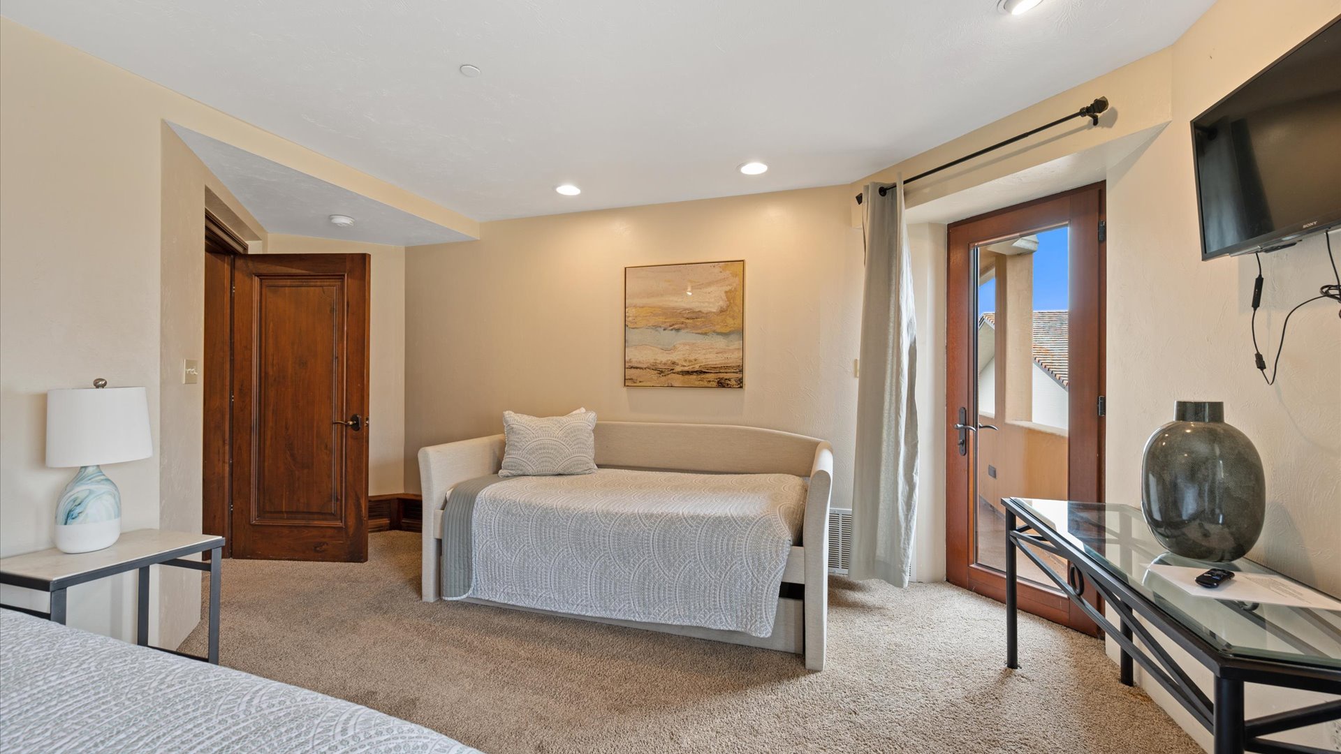 Twin Trundle located in the Santa Barbara Suite