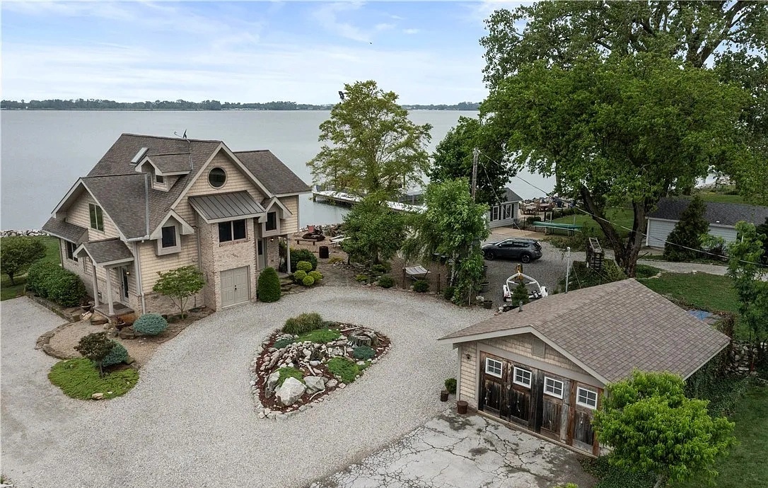 Waterfront Luxury Family Retreat