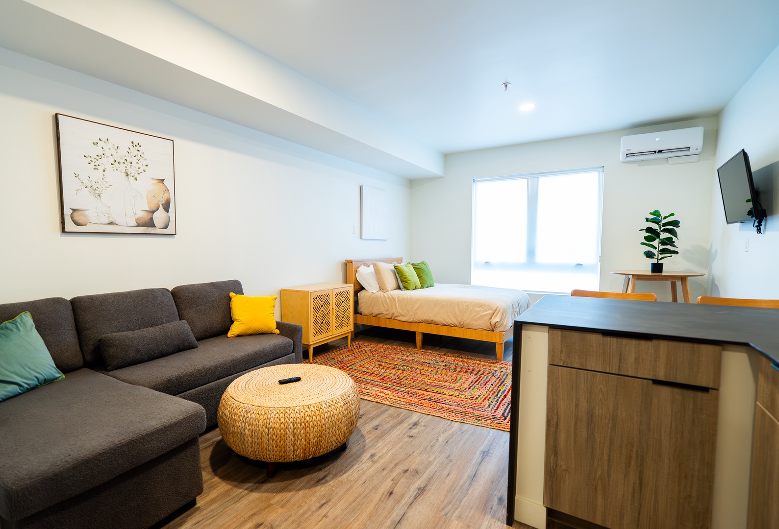 Trolley District Studio Suite - Sleeps 4