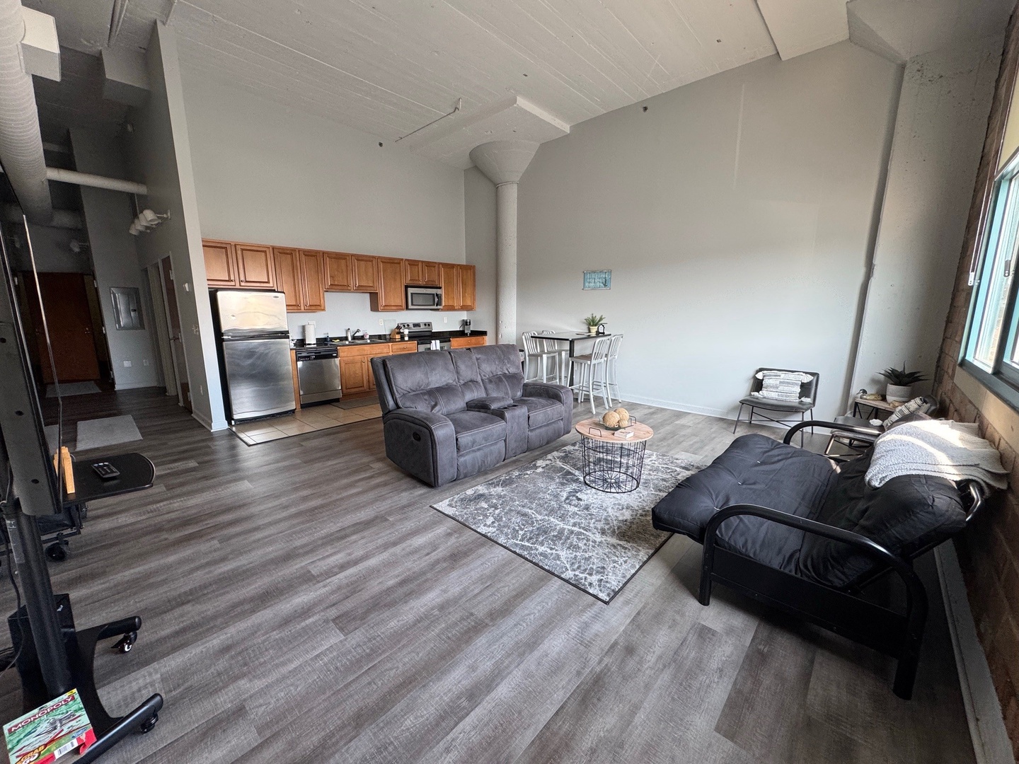 Downtown Spacious Condo