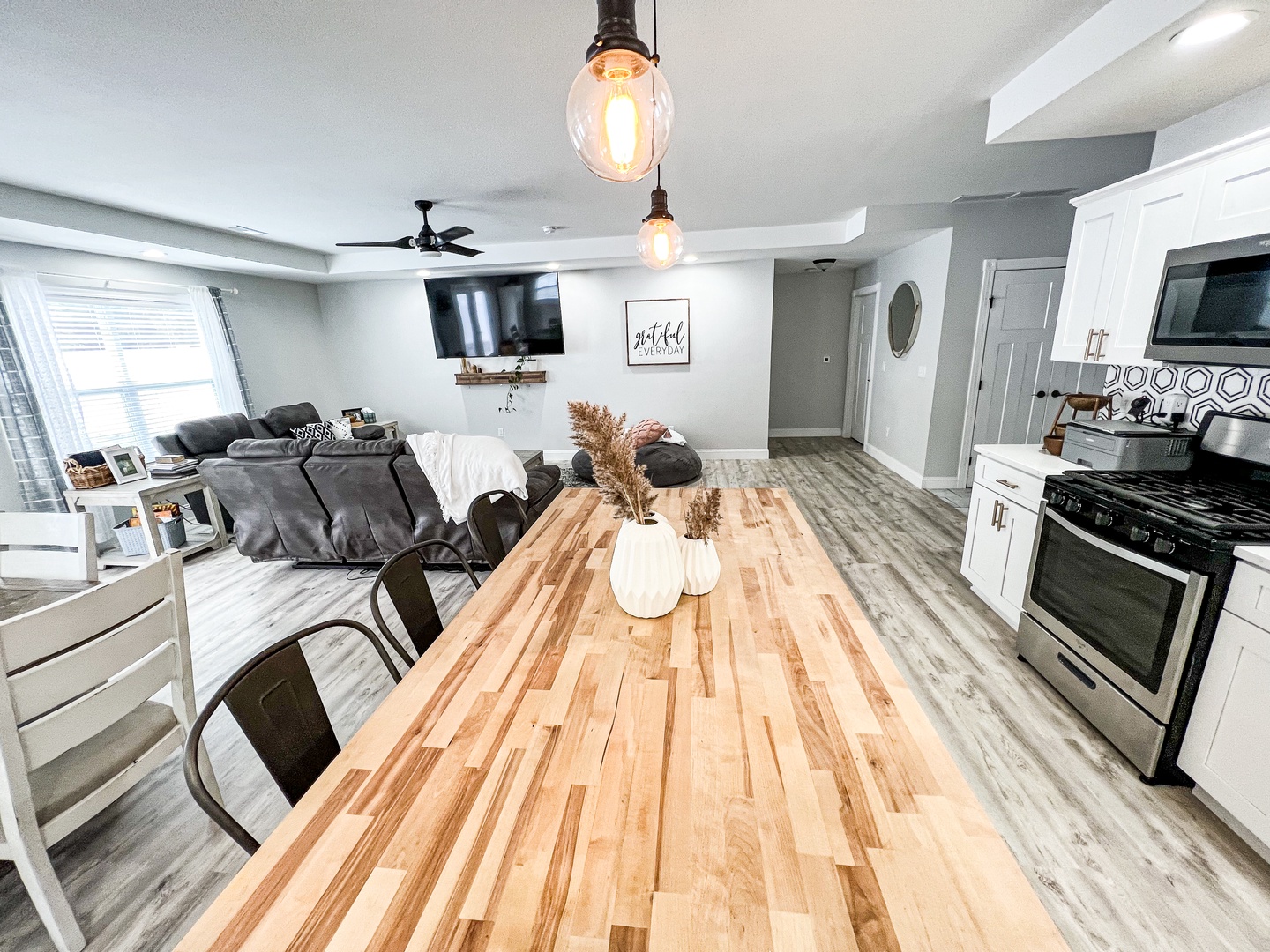 New Home with Saltwater Hot Tub