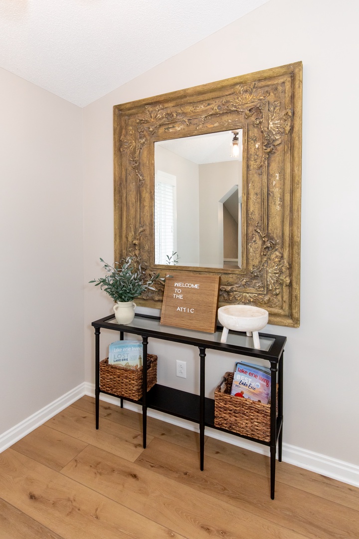 The Attic near Cedar Point - Sleeps 28!