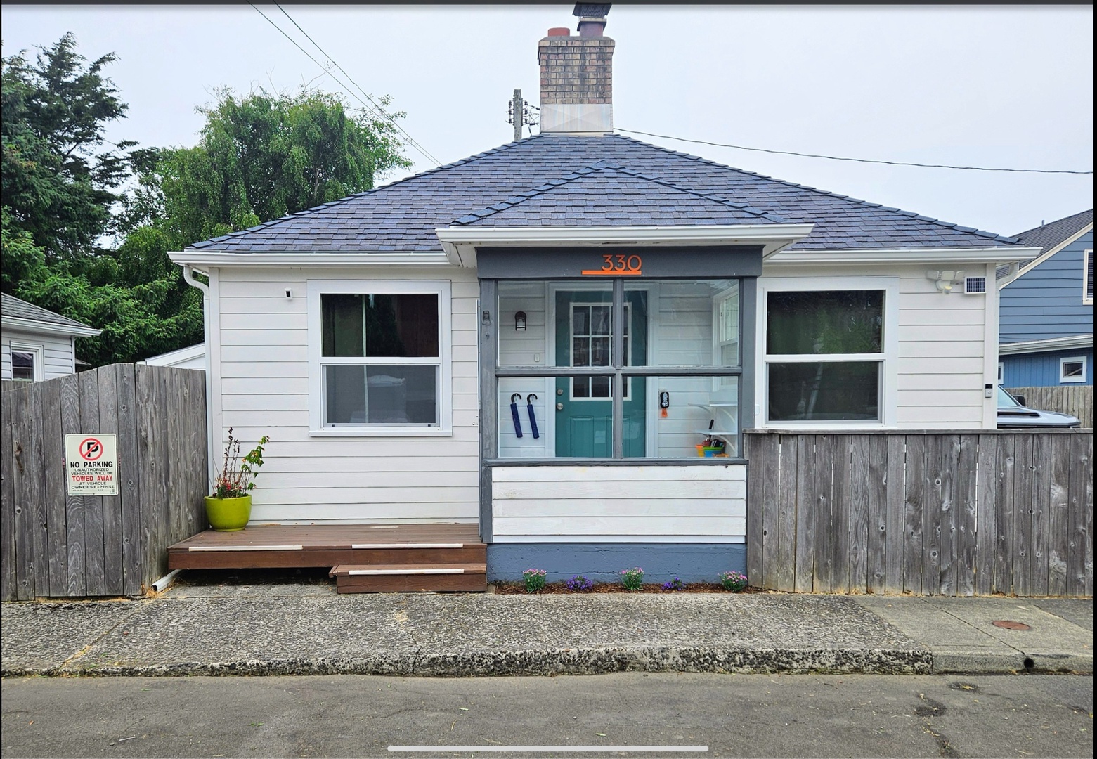 330 Ave K - Wren's Place