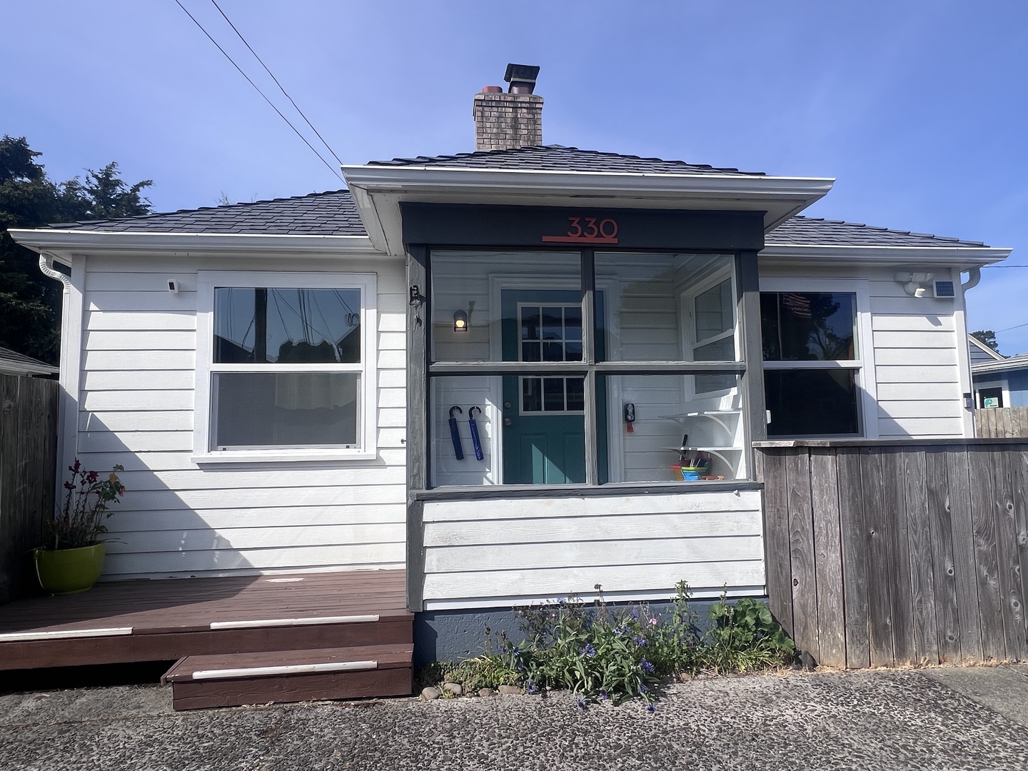 330 Ave K - Wren's Place