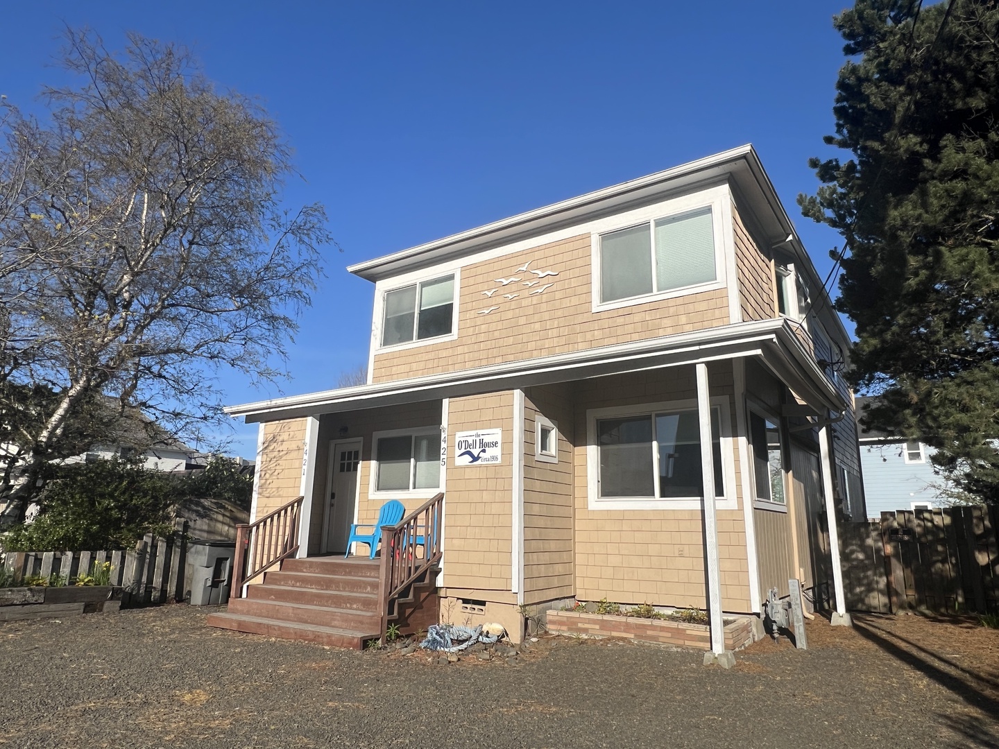 425 Beach Dr