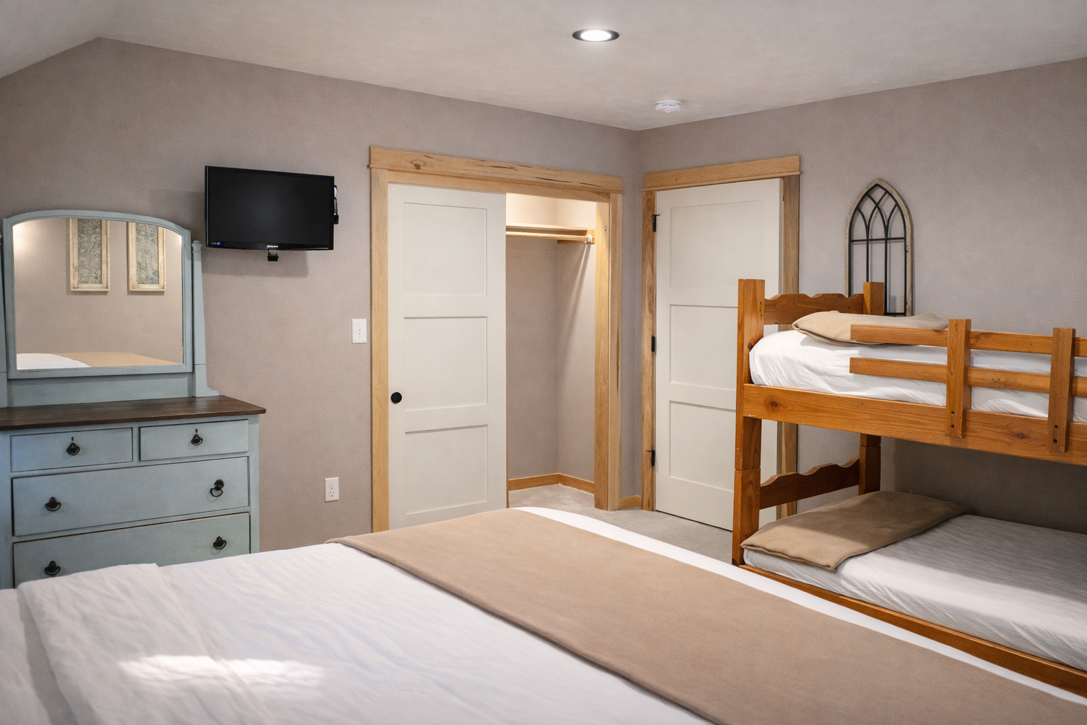 Sleep soundly in your family bedroom with comfortable beds and cozy bunk space, complete with TV for relaxing evenings together.