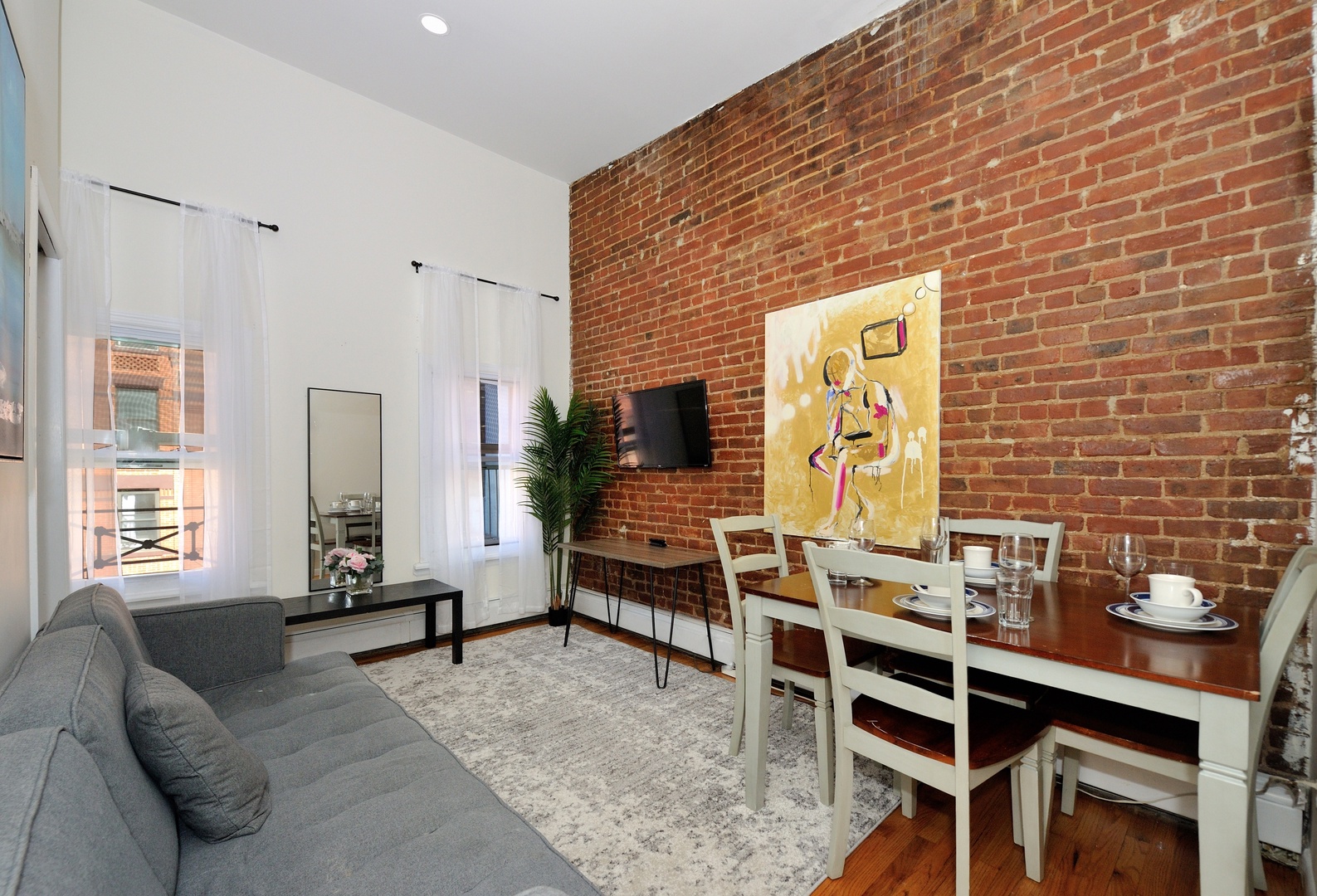 Cozy 3BR Apt Near Time Square!