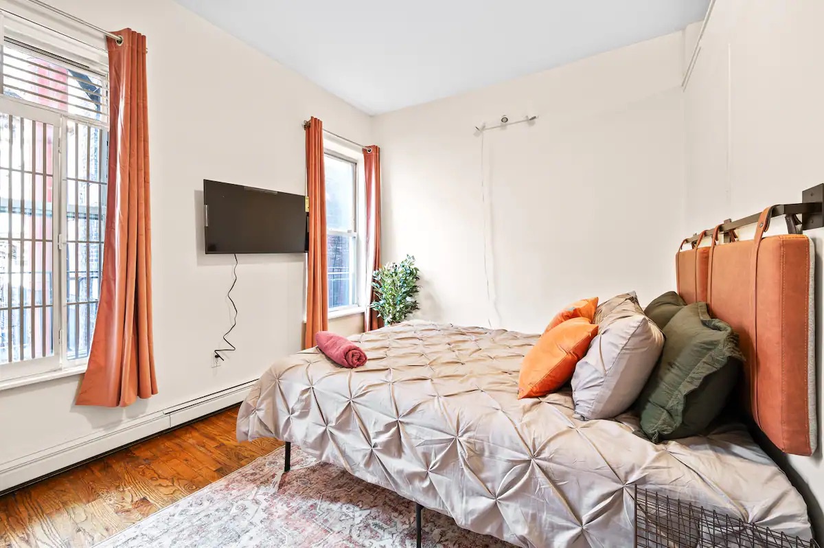 Cozy and Homey 2BR/1BA Apt in Hell's Kitchen