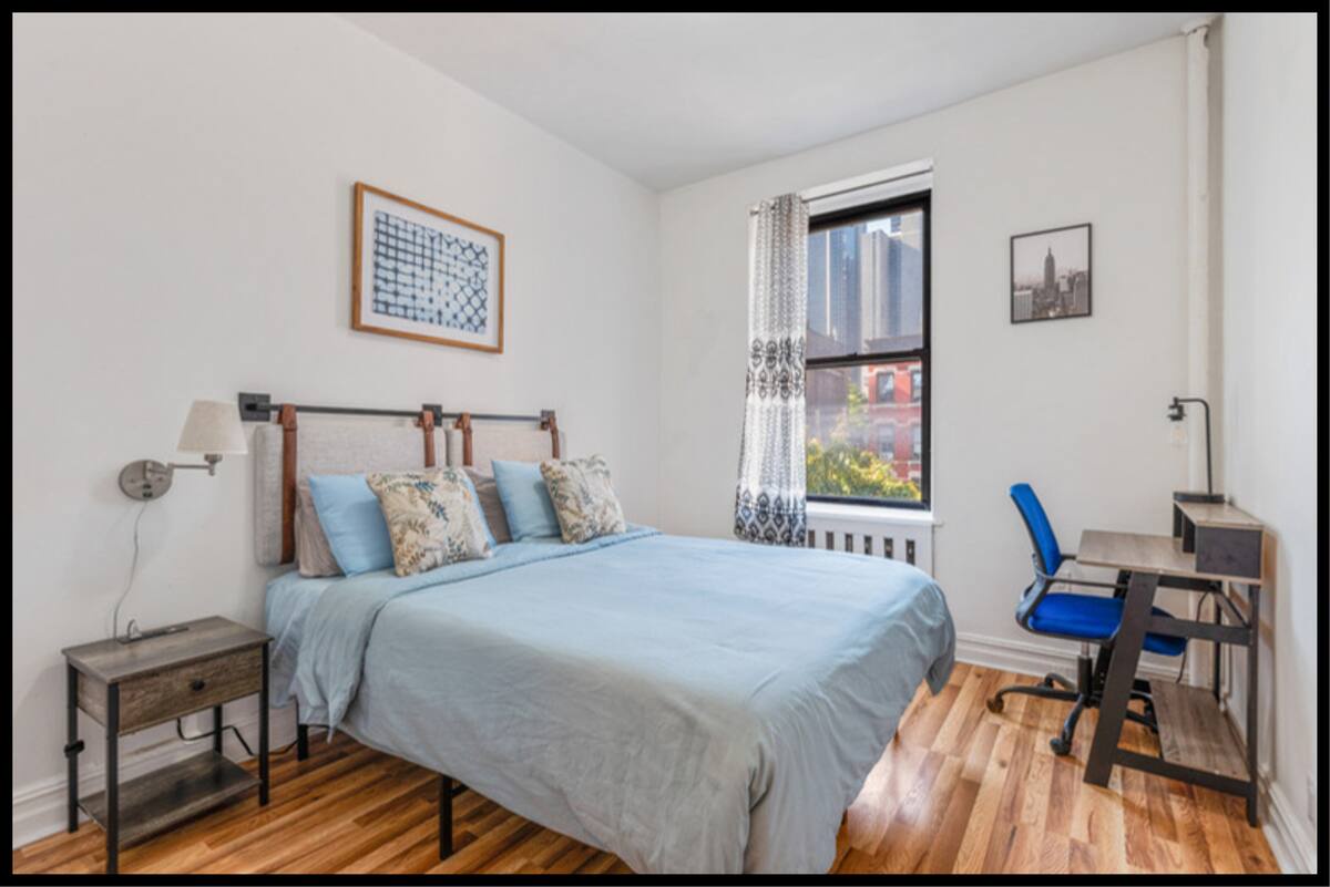 Coziest 2BR in Hell's Kitchen!