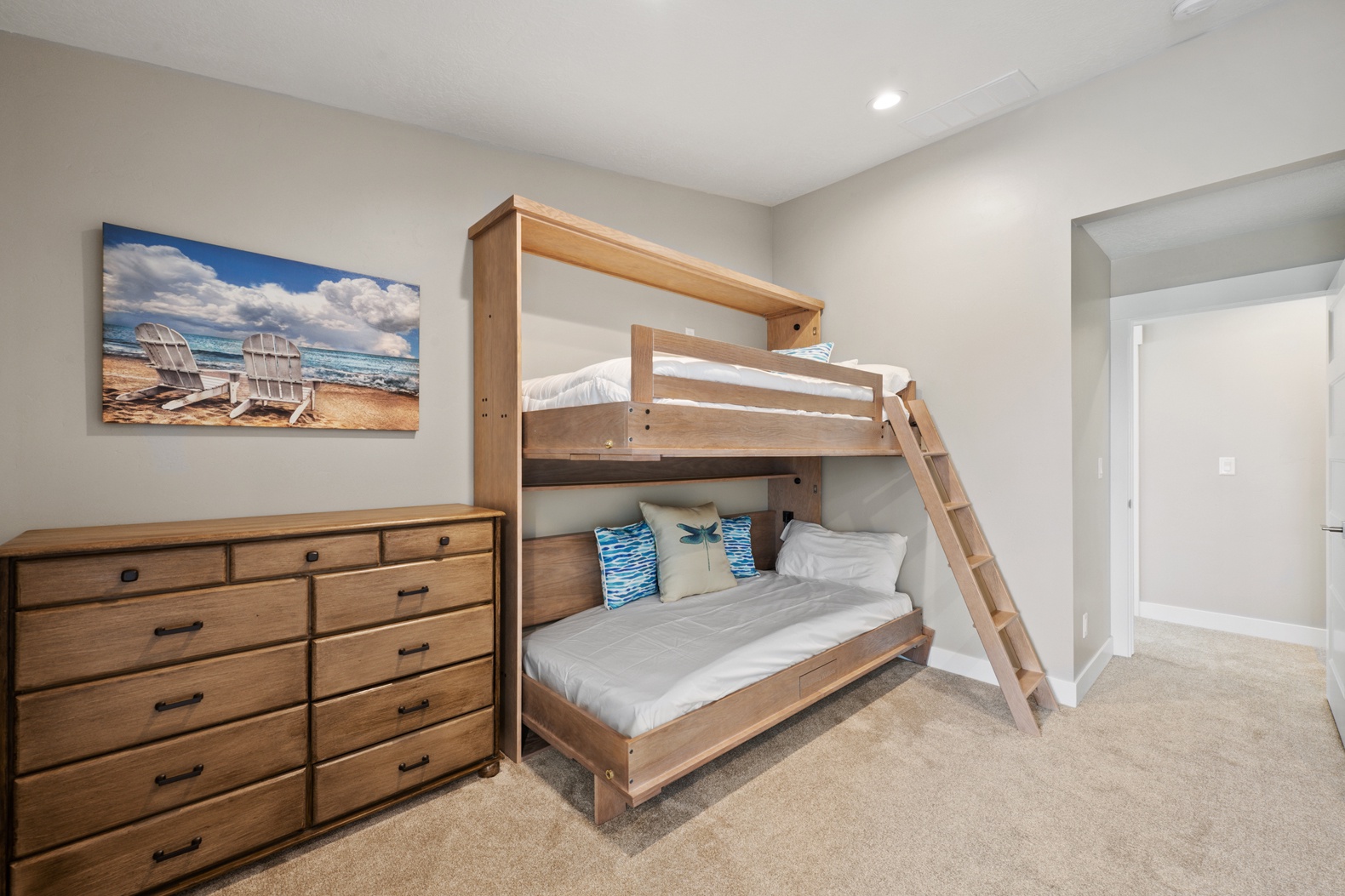 Persimon Hill-Bunk room with Murphy twin beds