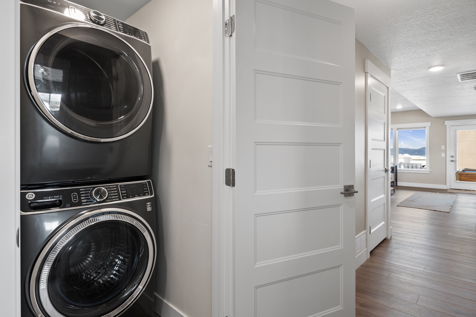 Persimmon Hill-Washer/Dryer