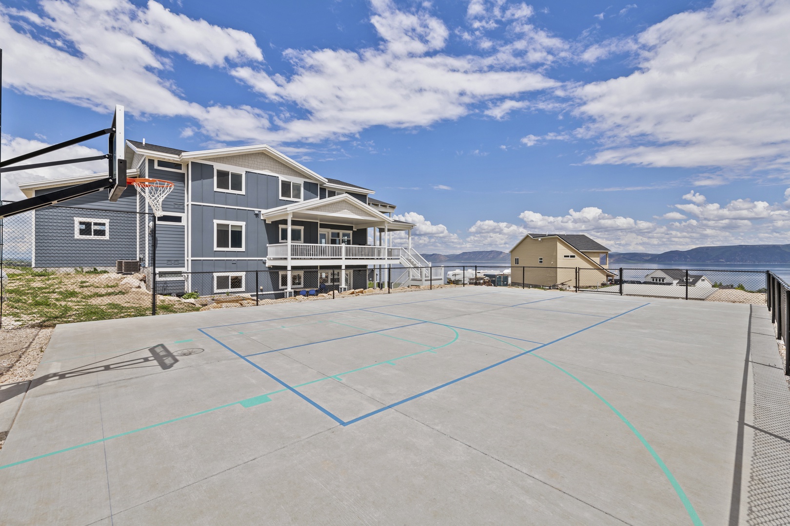 Persimmon Hill-Pickle ball court and basketball court