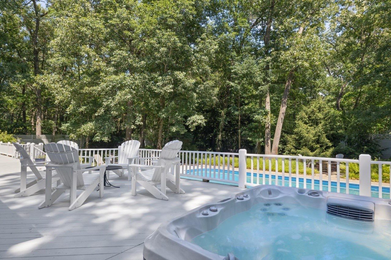 Expansive Deck with Hot Tub!