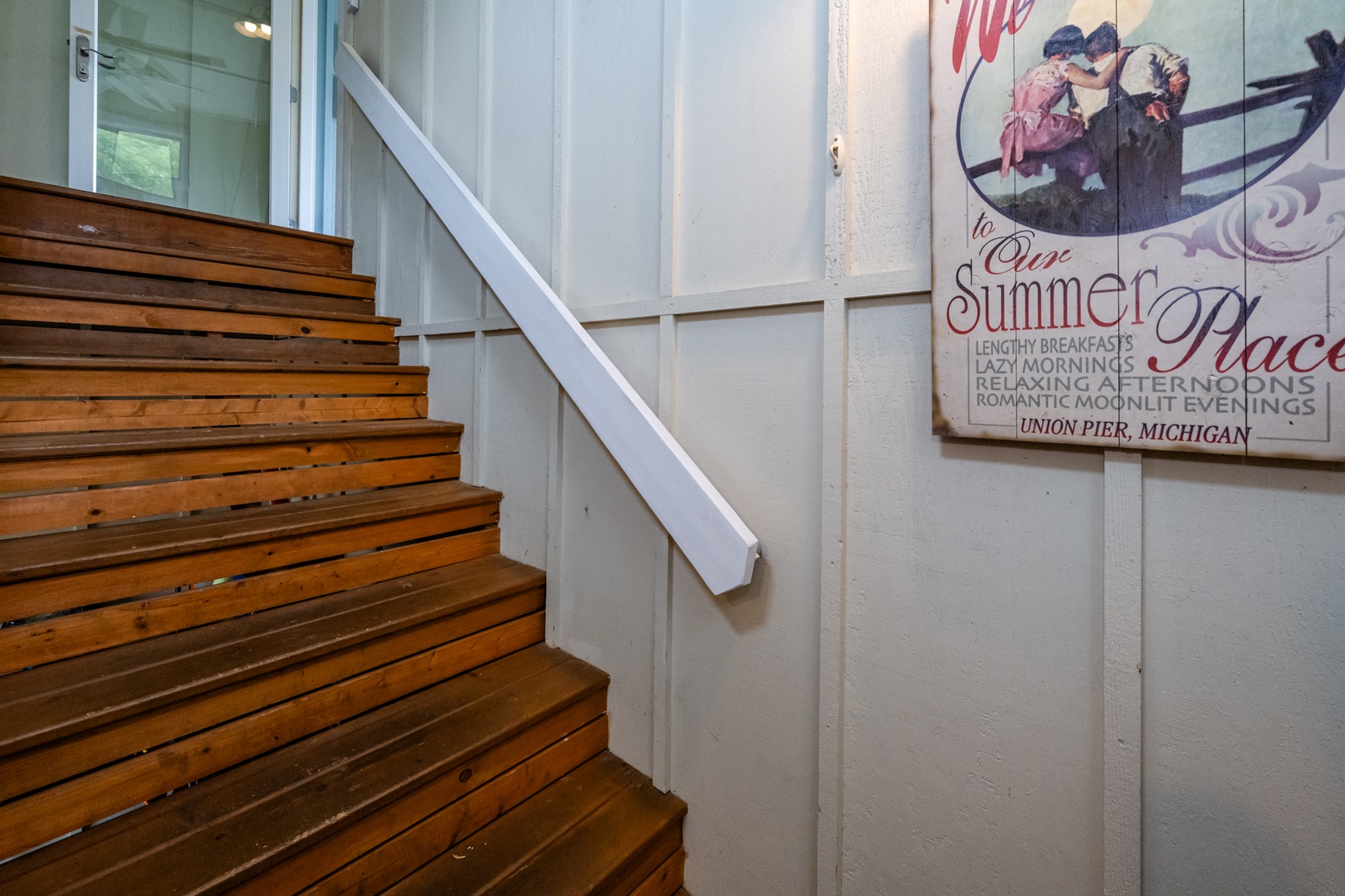 Stairs To Your Getaway- Poolview Just Above