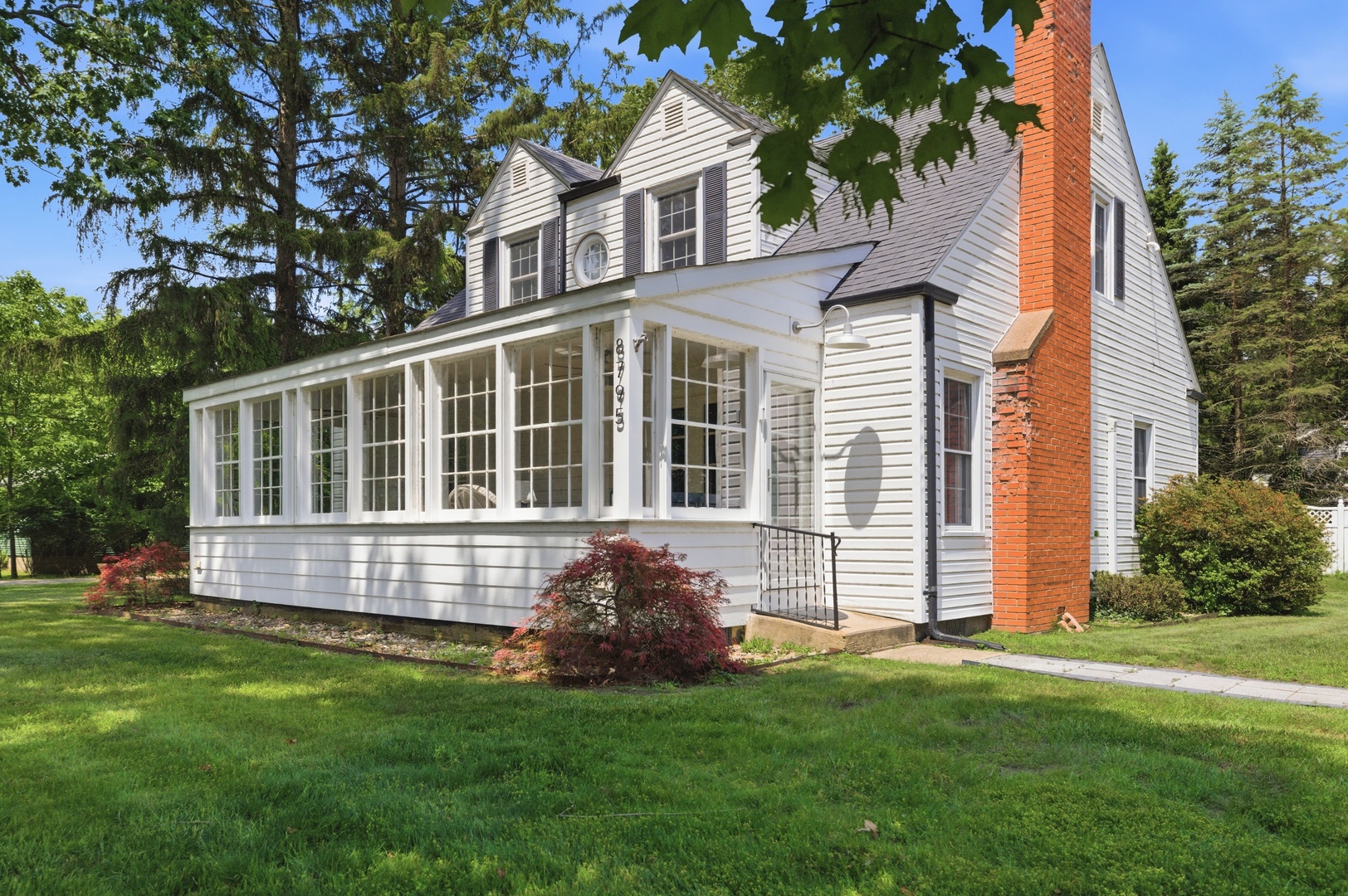 Welcome To Blue Canary Cottage!