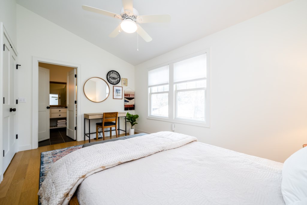 Bedroom #2 (Queen) Upstairs