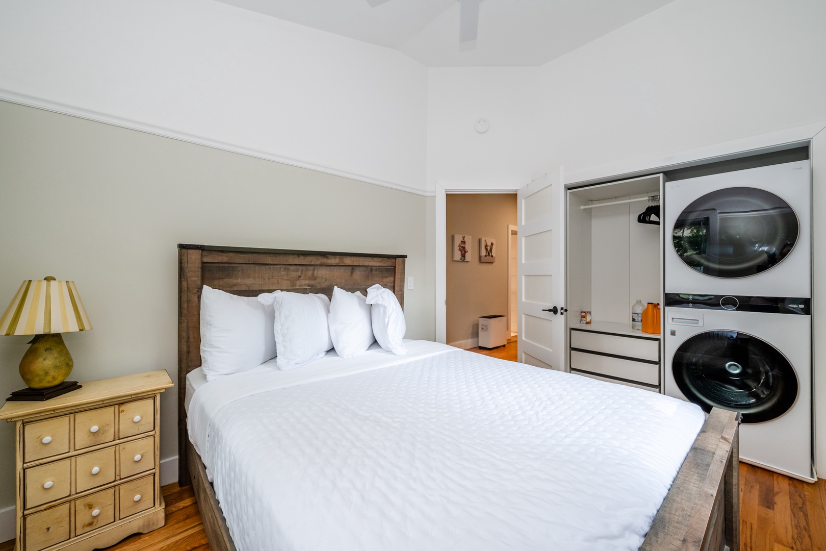 Bedroom #2 (Queen) Washer/Dryer