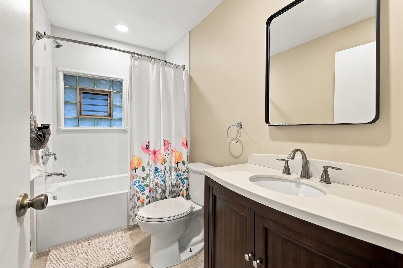 Second Floor Full Bathroom