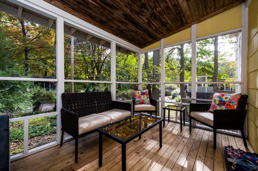 Screened-In Porch