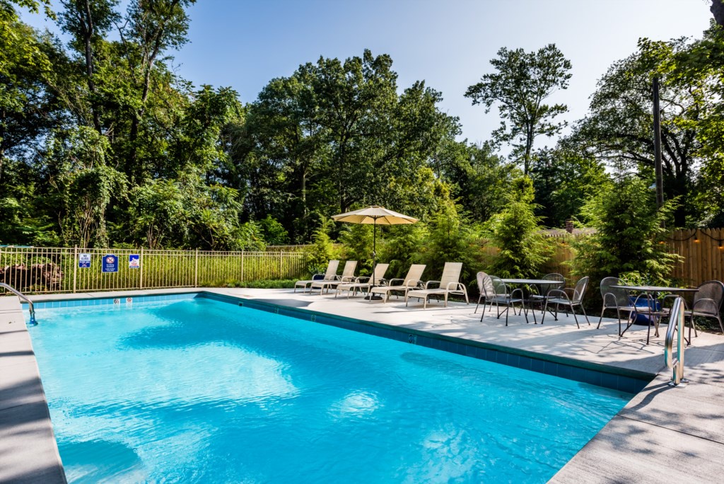 Private heated pool (16x40 / 3.5 to 6' deep) is calling your name! Open May 22nd-Sep 30th!